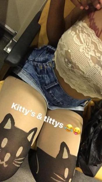 Hazel, 24  female escort, Humboldt County