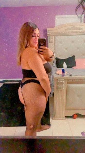 Bella, 26  female escort, Humboldt County